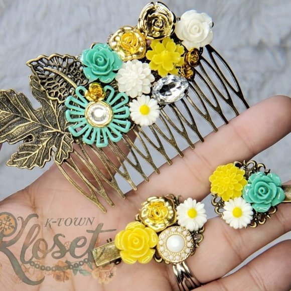 Vintage teal hair comb with matching hair clips
